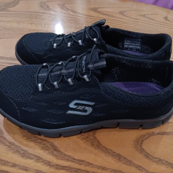 Skechers Shoes - Womans black Skechers wide fit air cooled memory foam shoes Size 8